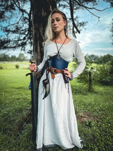 Viking Women Dress, Viking Maiden Costume, Sheild Maden Outfit, Viking Cosplay Female, Vikings Dress, Shield Maiden Costume, Folklore Party, Viking Maiden, Viking Attire