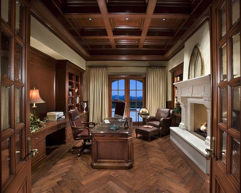 Traditional Home Office Photos Design, Pictures, Remodel, Decor and Ideas - page 13 Manly Home Office, Home Office Traditional, Traditional Home Offices, Office With Fireplace, Elegant Home Office, Traditional Home Office, Home Office For Man, Cozy Home Office, Traditional Office