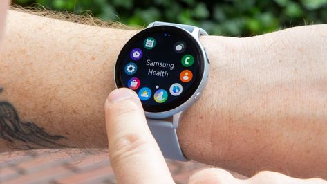 You still can't use one of the Samsung Galaxy Watch Active 2's key features Active 2 Watch, Ipad Pro 2022, Mobile Watch, Samsung Galaxy Watch 4 Classic, Galaxy Watch 4 Classic, Samsung Galaxy Watch 4, Best Smart Watches, Samsung Smart Watch, Smart Watch Android