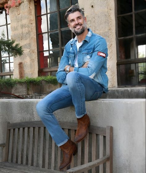 Cowboy Outfits, Mens Cowboy Boots, Cowboy Style, Style Guide, A Good Man, Boots Men, Style Guides, Cowboy Boots, Blue Jeans