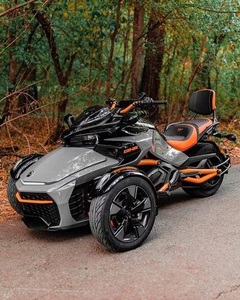 Vw Buzz, Three Wheel Motorcycles, Best Suv Cars, Cafe Racer Moto, Custom Motorcycles Bobber, Concept Vehicles Sci Fi, Jeep Grand Cherokee Srt, Polaris Slingshot, Diy Go Kart