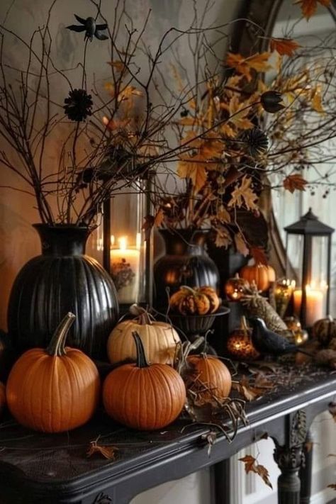 Halloween Foyer, Sophisticated Halloween, Halloween Entryway, Halloween Mantle, Autumn Decorating, Easy Diy Halloween, Halloween Decorations Indoor, Entryway Table, Fall Halloween Decor