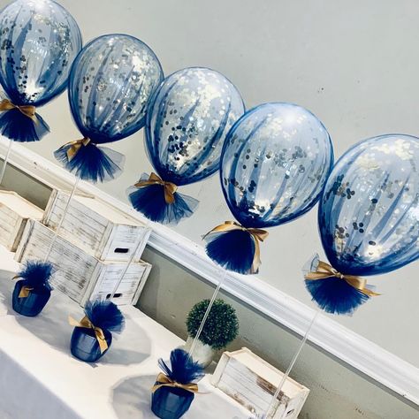 Γενέθλια Mickey Mouse, Tulle Balloons, Balloon Table Centerpieces, Theme Bapteme, Blue Centerpieces, Denim And Diamonds, Giant Balloons, Colour Combos, בר מצווה