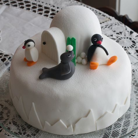 Pingu cake for my daughters 2-year birthday Pingu Cake, Penguin Cakes, Christmas Cake Decorations, Cake Craft, Animal Birthday Party, Baking Blog, Cake Images, My Daughters, Love Cake