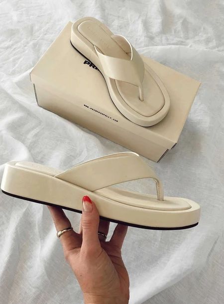 Dr Shoes, Sandals Outfit, Trending Sandals, Womens Summer Shoes, Girly Shoes, Aesthetic Shoes, Beige Shoes, Swag Shoes, Cute Sandals