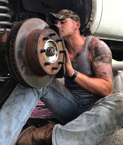 Mechanics Photography, Mechanic Man, Hard Working Man, Character Inspiration Male, Hard Men, Senior Pictures Boys, Macho Man, Bear Men, Boy Pictures