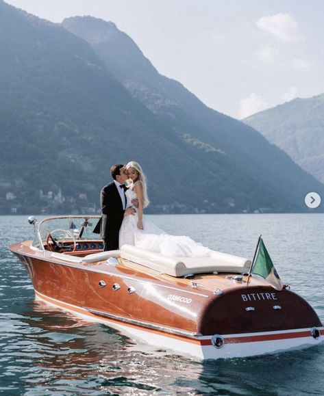 andrew bayda Wedding Exit Ideas, Wedding Exit, Boat Wedding, Wedding Transportation, Photos Black And White, Wedding Exits, Como Wedding, Lake Como Wedding, Diy And Crafts Sewing