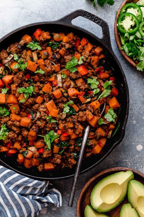 Make good use of leftover taco meat by giving this easy, one-skillet Tex-Mex Sweet Potato Hash a try. A tasty and hearty breakfast or weeknight dinner option. This recipe is meal-prep friendly and is the best sweet potato hash breakfast recipe out there! It's made Whole30, Paleo, gluten-free, and dairy-free. || The Real Food Dietitians || Potato Hash Breakfast, Sweet Potato Hash Recipe, Potato Hash Recipe, Egg Free Breakfast, Real Food Dietitians, Organic Store, Sweet Potato Skillet, Hash Recipe, Sweet Potato Spinach