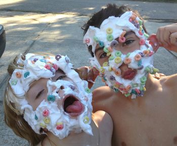 Whip Cream Game, Childrens Ministry Games, Preteen Ministry, Messy Games, Messy Party, Summer Outdoor Games, Youth Groups, Crazy Games, Youth Games