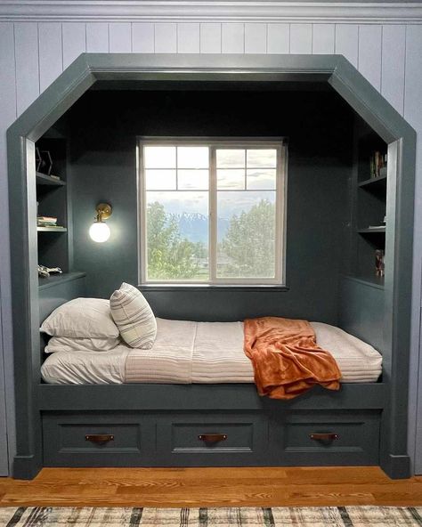 How to Design an Alcove Bed for Any Space Like a Pro Bed Niche Alcove, Bed Nook Built In Diy, Diy Alcove Bed, Diy Bed Nook, Bed In Niche, Kids Bed Nook, House In Hillside, Closet Bed Nook, Beds In Small Rooms