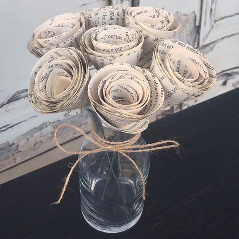 Book Exchange Party, Book Page Roses, Book Page Flowers, Book Club Parties, Book Centerpieces, Book Themed Party, Literary Wedding, Page Crafts, Old Book Crafts