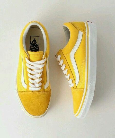 Best Casual Shoes, Yellow Vans, Tenis Vans, Yellow Sneakers, Yellow Shoes, Shoe Closet, Vans Sneakers, Dream Shoes, Vans Old Skool