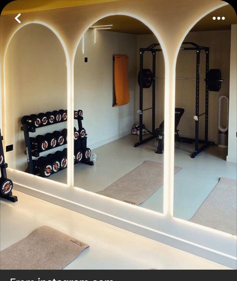 Home Gym Brick Wall, Neutral Home Gym, Cheap Home Gym Ideas, Home Gym Ideas Small Garage, Home Gym Mirror, Outside Gym, Compact Gym, Gym Space, Home Gym Basement