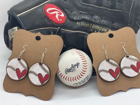 Sport Earrings, Sublimated Earrings, Softball Shirt Designs, Baseball Mom Outfits, Cricut Jewelry, Epoxy Earrings, Sports Crafts, Goodbye Party, Crafty Jewelry