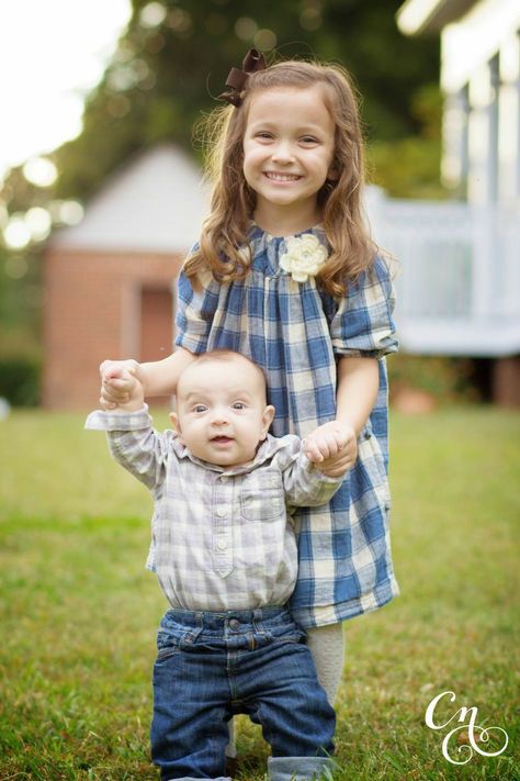 Siblings Shoot, Siblings Poses, Loving Photography, Sibling Christmas Pictures, Sibling Pics, Siblings Photography, Photography Job, Sister Photoshoot, Sibling Photography Poses