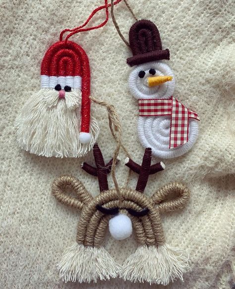 Thanksgiving Macrame, Makramee Christmas, Macrame Christmas Ornaments, Christmas Ornament Ideas, Simpul Makrame, Rainbow Macrame, Macrame Christmas, Navidad Diy, Ornament Ideas