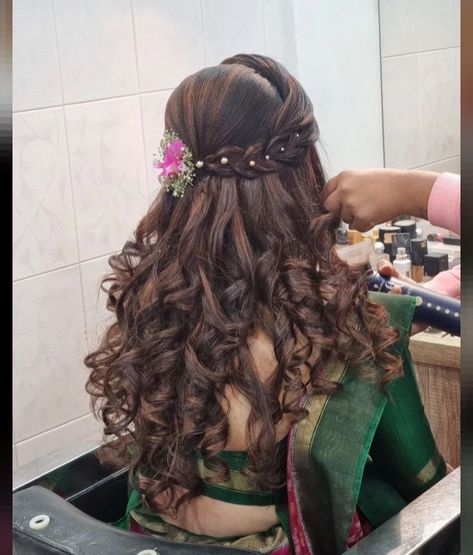 Reception Hairstyles, Butterfly Hairstyle, Hair Style On Saree, Hair Style Vedio, Engagement Hairstyles, Side Swept Hairstyles, Traditional Hairstyle, Bridal Hair Buns, Open Hairstyles