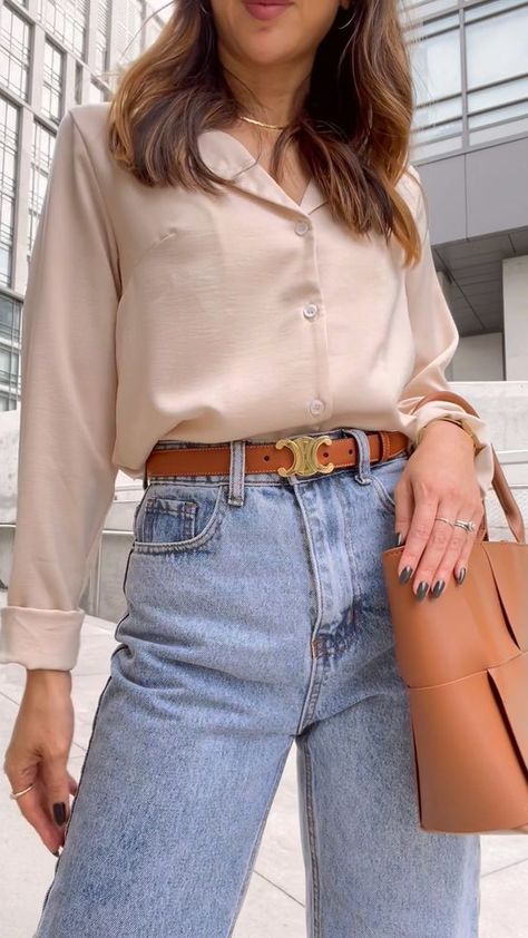 Celine Belt: How to Style this Accessory Like a Pro Jeans Belt Outfit, Tan Belt Outfit, Celine Belt Outfit, Look Wide Leg Jeans, Celine Triomphe Belt, Smart Casual Outfit Ideas, Jeans And Blouse, Casual Chic Fall Outfits, Casual Chic Fall