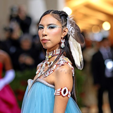 Quannah Chasinghorse, Prabal Gurung Gown, Indigenous Fashion, Gala Looks, Gala Outfit, Met Gala Red Carpet, Fashion Gal, Native Pride, Native American Beadwork