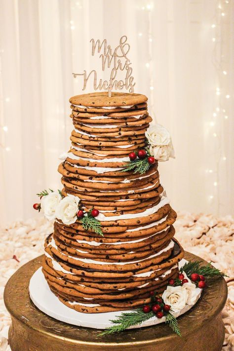 Cookie Cake Wedding, Wedding Cookie Cake, Cookie Wedding Cake, Cookie Wedding, Spring Wedding Outfit, Nursing Cake, Wedding Cake Cookies, Wedding Cookie, Wedding Cake Alternatives