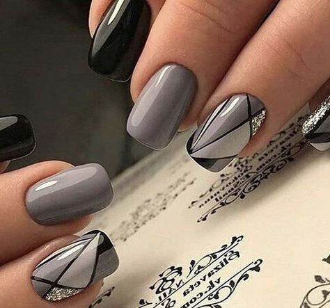 Geometric Nail Art, Geometric Nail, Pretty Nail Art Designs, Nail Art Designs Videos, Black Nail, Nail Designs Glitter, Beautiful Nail Designs, Classy Nails, Chic Nails