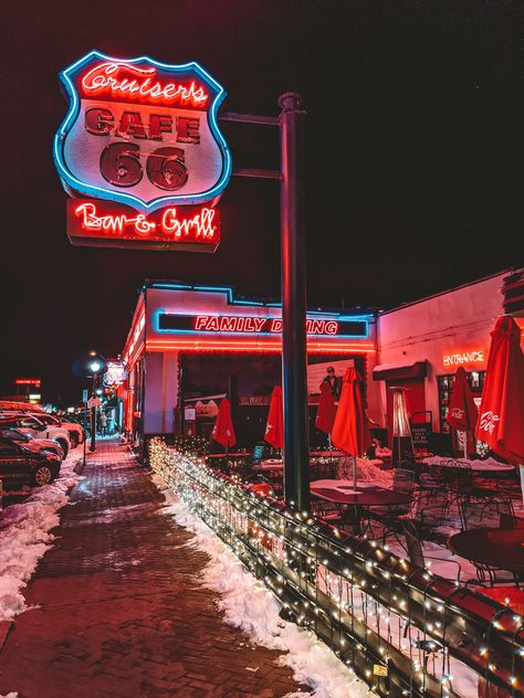 60s America Aesthetic, Southwest Usa Aesthetic, Americana Roadtrip, Route 66 Aesthetic Wallpaper, Arizona Bucket List, Williams Arizona, Arizona Aesthetic, Route 66 Gas Station, Arizona Ghost Towns