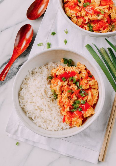 This quick and easy Chinese stir fried tomato and egg dish is something that you’ll find on a lot of Chinese home dinner tables. It’s fast, easy, and cheap, and every family has its own version. Source: thewoksoflife.com Tomato And Egg, Tomato Egg, Chinese Egg, Wok Of Life, Fried Tomatoes, Chinese Stir Fry, Woks Of Life, The Woks Of Life, Chinese Vegetables