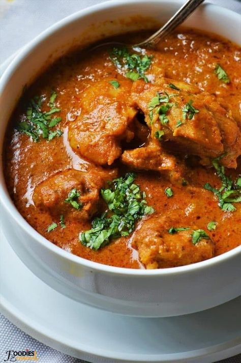 Boneless Chicken Gravy Recipe (Indian Style) » Foodies Terminal Chicken Gravy Recipe Indian, Almond Boneless Chicken, Shrimp Masala, Chicken Gravy Recipe, Chicken Recipes Boneless, Indian Chicken Recipes, Easy Indian Recipes, Recipe Indian, Chicken Pieces