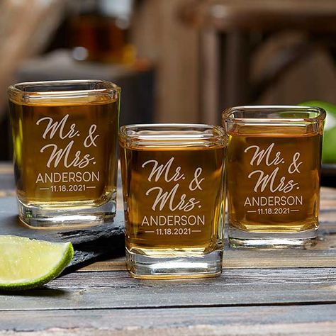 Shot Glass Favors Wedding, Engraved Shot Glasses, Wedding Favours Shots, Shot Glass Favors, Personalized Shot Glasses, Wedding Drinkware, Shot Glasses Wedding Favors, Cup Favors Wedding, Wedding Shot Glasses