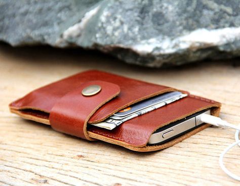 Handmade Leather iPhone Wallets | Man Made DIY | Crafts for Men | Keywords: etsy, wallet, leather, handmade Pochette Portable, Leather Iphone Wallet, Elegant Wallet, Leather Phone Wallet, Diy For Men, Leather Projects, Leather Diy, Phone Wallet, Iphone Wallet Case