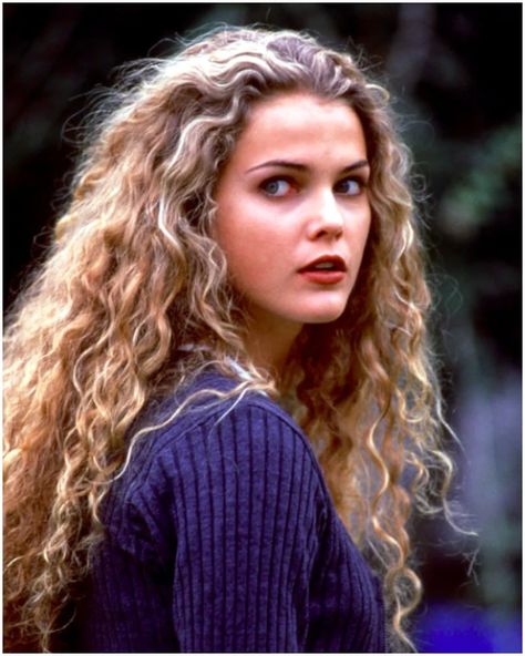 Iconic Women of the 90s Three Decades Later Keri Russell, Blonde Curly Hair, 90s Hairstyles, Short Curly Hair, Long Curly Hair, Curly Girl, Long Curly, Blonde Hair Color, Ombre Hair