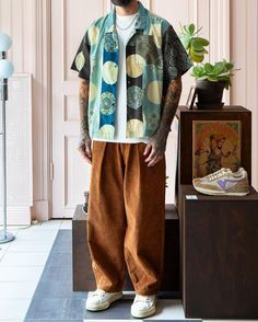 Hippie Fashion Men, Alternative Outfits Men, Hippie Inspired Outfits, Hippie Street Style, Mens Alternative Fashion, Alternative Fashion Indie, Outfits For Big Men, 70s Fashion Hippie, Hawaii Outfit