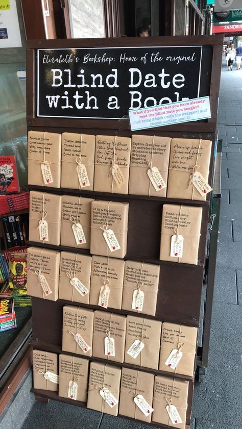 Bookshop Café, Bookstore Design, Library Cafe, Library Book Displays, Blind Date With A Book, Date With A Book, Bookstore Cafe, Cozy Coffee Shop, Book Bar