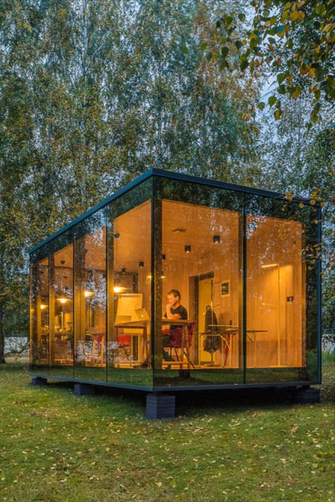 Outdoor Office Ideas, Outdoor Office Space, Garden House Ideas, Outside Office, Prefab Office, Tiny House Designs, Cool Office Space, Backyard House, Office Pods