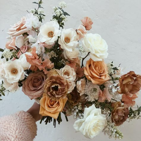 Diy Head Table Floral Arrangement, Desert Rose Wedding Flowers, Earthy Bridal Bouquet, Fall Wedding Design, Fall Bouquet Wedding, Addison Grove, Wallpaper Widget, Flower Board, Neutral Wedding Flowers