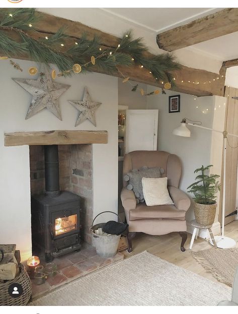 Cosy Living Room Decor, Cozy Winter Cottage, Cosy Cottage Living Room, Country Cottage Living Room, Cottage Lounge, Log Burner Living Room, Country Cottage Living, Country Style Living Room, Country Cottage Interiors