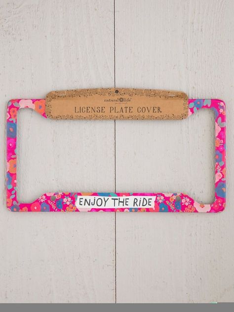 Fun License Plates, License Plate Covers Frames, Natural Life Car Accessories, Car Accessories Preppy, Car Cute Accessories, Summer Car Accessories, Trendy Car Accessories, Car Accessories Beachy, Retro Car Accessories