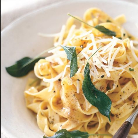 Fettuccine with Brown Butter and Sage Sage Pasta, Sage Recipes, Sage Butter, Butter Pasta, Herb Recipes, Sage Leaves, Fresh Pasta, Brown Butter, Main Dish Recipes