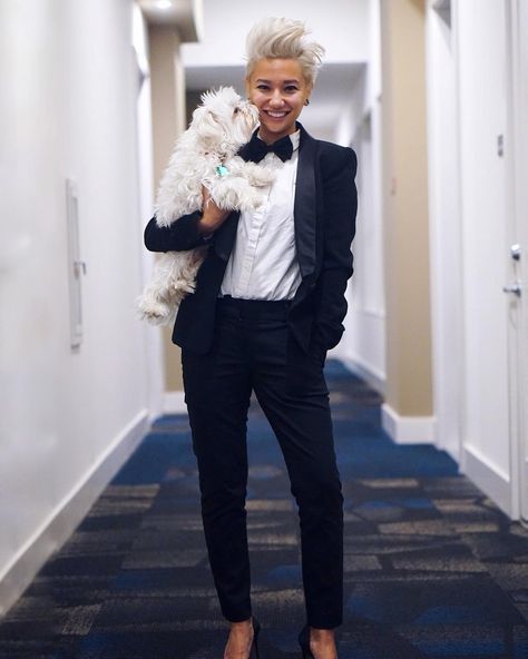 Tomboy Prom, Lesbian Wedding Outfits Suits Style, Tomboy Formal Outfits, Lesbian Wedding Outfits, Androgyny Fashion, Suits Ideas, Tomboy Stil, Lesbian Outfits, Women Suits Wedding