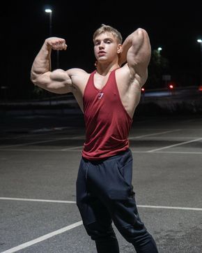 Hot guys: Youngsters with strong biceps Oliver Forslin, Ideal Male Body, Guy Selfies, Gymshark Men, Ripped Body, Gym Guys, Muscle Hunks, Men's Outfits, Gym Clothing