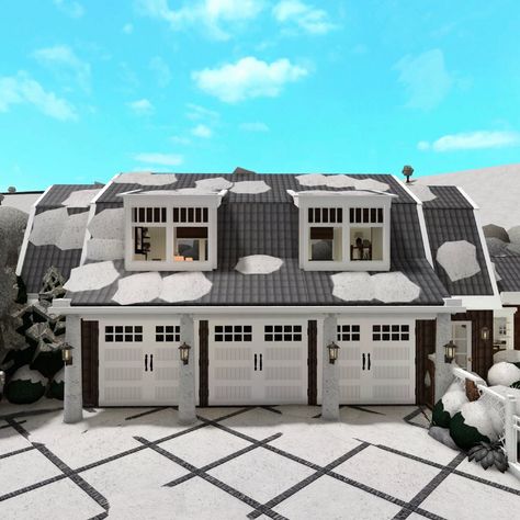 Bloxburg Garage Exterior, Look Io Kas, Bloxburg House Ideas Big, Garage Ideas Bloxburg, Bloxburg Garage Ideas, Bloxburg Garage, Garage Bloxburg, Blocksburg Ideas, Bloxburg Realistic