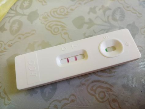 Pregnancy Positive Result, Pregnancy Test Kit Positive, Positive Pregnancy Test Pictures, Pregnancy Test Positive, Best Pregnancy Test, Pregnancy Kit, Pregnancy Test Results, Am I Pregnant, Fake Pregnancy