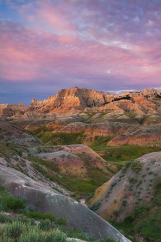 Badlands National Park, Us National Parks, North Dakota, Pretty Places, Belleza Natural, Places Around The World, South Dakota, Vacation Spots, Travel Usa