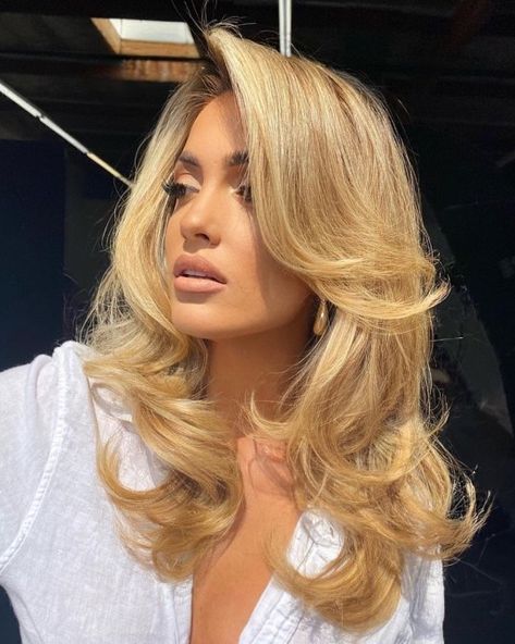 Blond Caramel Hair Color, Yellow Blonde Hair With Highlights, Golden Honey Hair Color, Golden Blonde Shadow Root, Solid Honey Blonde Hair, Golden Yellow Hair Color, Warm Blonde Vs Cool Blonde, Golden Hair Color Honey, Honey Blonde Hair With Bangs