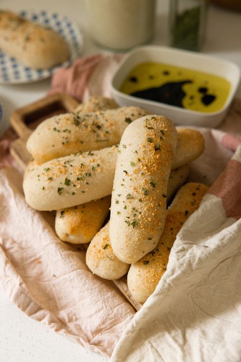 Sarah Therese Recipes, Sarah Therese Co, Sourdough Breadsticks, Sarah Therese, Weeknight Recipes, Sour Dough, Pan Pizza, Sourdough Recipes, Breadsticks