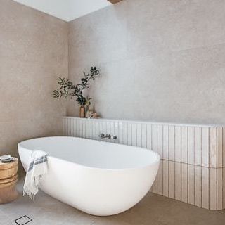 Casa Sulla Costa on Instagram: “Love this tile from Kyal & Kara’s Blue Lagoon . Has anyone else used this in their place? Its called Timeless Marfil by Beaumont tiles.” Cobalt Bathroom, Cosy Bathroom, Kyal And Kara, Coastal Cabin, Sea Shanty, Marble Bathroom Designs, Coastal Bathroom, Beaumont Tiles, Apartment Bathroom