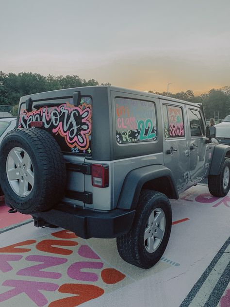 Senior Jeep Decorating Ideas, 2024 Senior Car, Senior Car Decorating Ideas 2023 Window, Jeep Senior Car Paint, Senior Car Paint 2024, Car Chalk Window Ideas Graduation, Senior Year Car Paint 2024, Car Paint Ideas Window, Senior Car Window Paint Ideas 2020