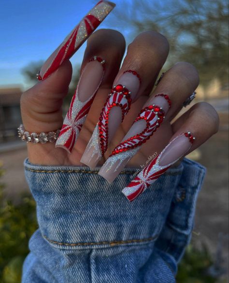 Graffiti Nails, Green Acrylic Nails, Holiday Nails Christmas, Candy Cane Nails, Tapered Square Nails, Hard Nails, Winter Nails Acrylic, Really Cute Nails, Christmas Nails Acrylic