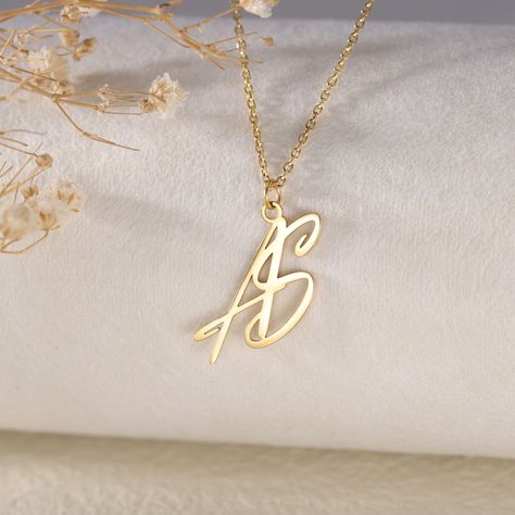 "Necklace Details 📿 ------------------------------------------------------ Feature: Double letter pendant, custom couple letter initial Material: High quality sterling silver Color: Silver, Gold, Rose Gold, Black Chain length: 16\" and 20\" both with 2\" extension, 14\" and 24\" without extension chain, please contact us for custom lengths. Closure: Lobster claw. Chain type:Default Cable Chain. Box chain, curb chain can be customized. Package: Default Jewelry Pouch, the material is very soft, p Gold Initial Pendant, Rose Noir, Double Necklace, Letter Jewelry, Couple Jewelry, Gold Initial, Fancy Jewelry, Black Chain, Letter Pendants