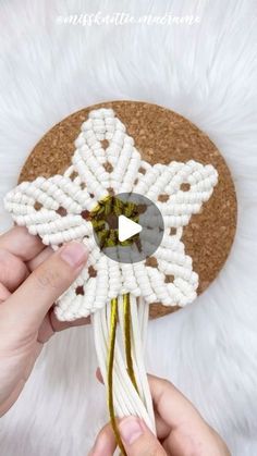 Macrame Christmas Ornaments Diy Tutorial, Macrame For Beginners Tutorials, Christmas Star Ideas, Macrame Star Tutorial, Macrame Stars, Beginner Macrame Projects, Star Macrame, Macrame Idea, Macrame Star